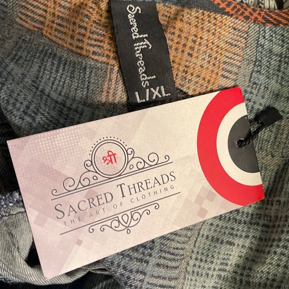 NWT. L/XL. CREATIVE PATCHWORK BLOUSE. BL/GR. 221805 - Picture 4 of 5